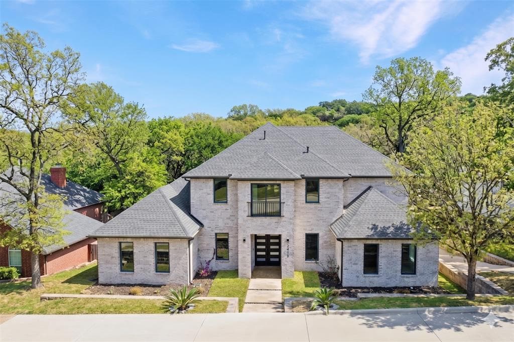 2415 Valley View Dr