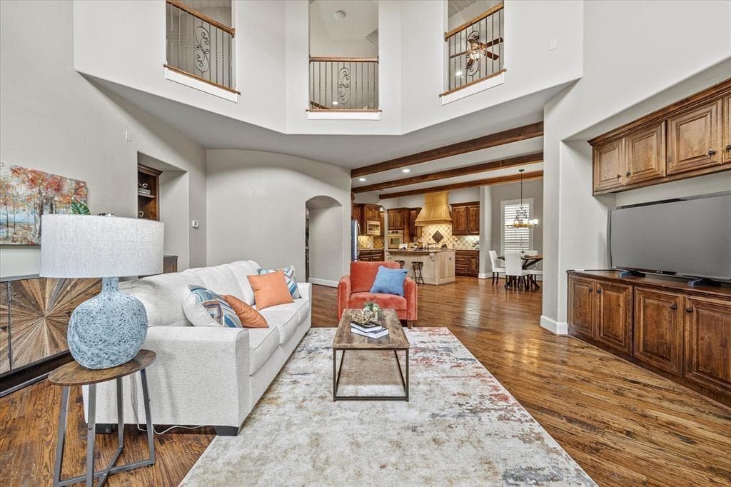 11224 Graceland Ln