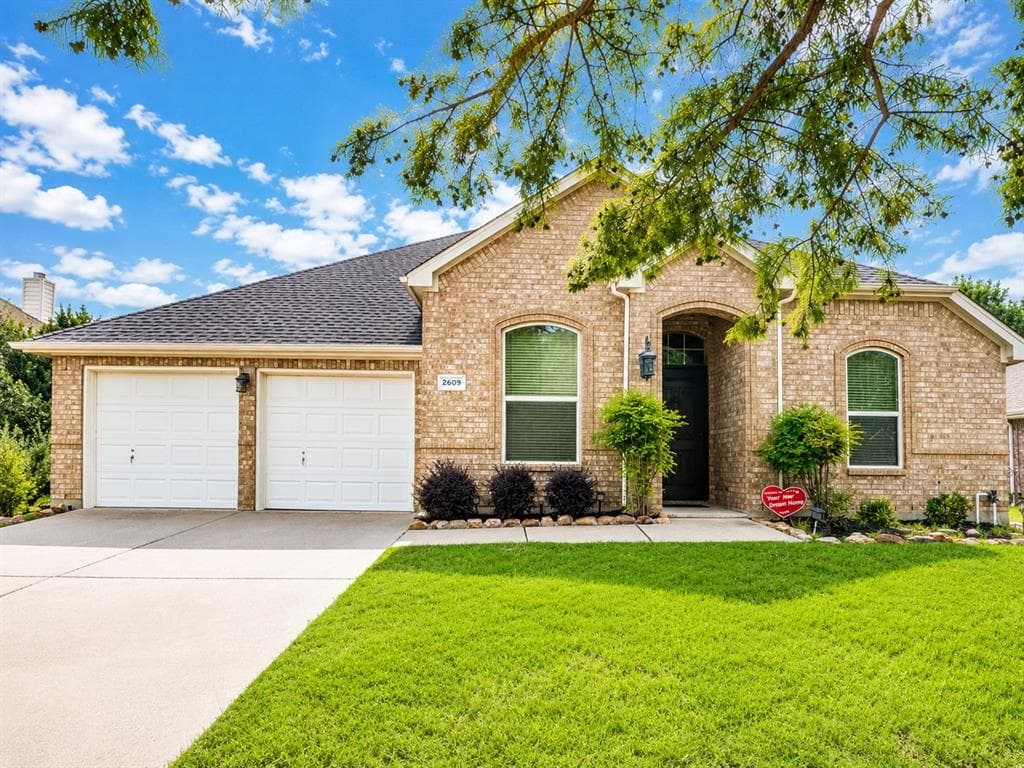 2609 Valencia Ln