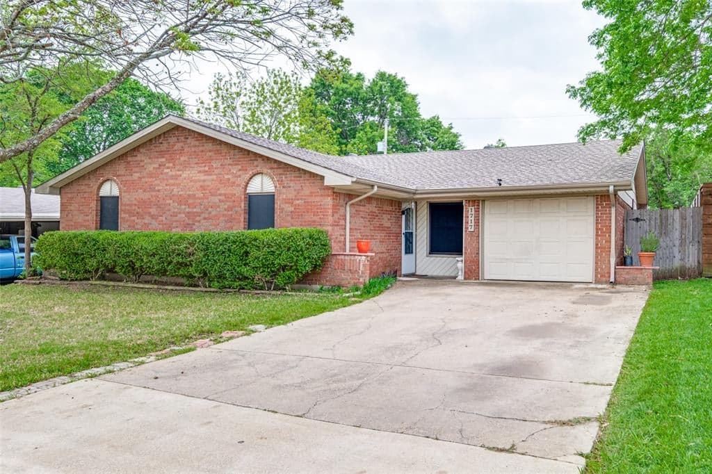 1717 Parkhaven Dr