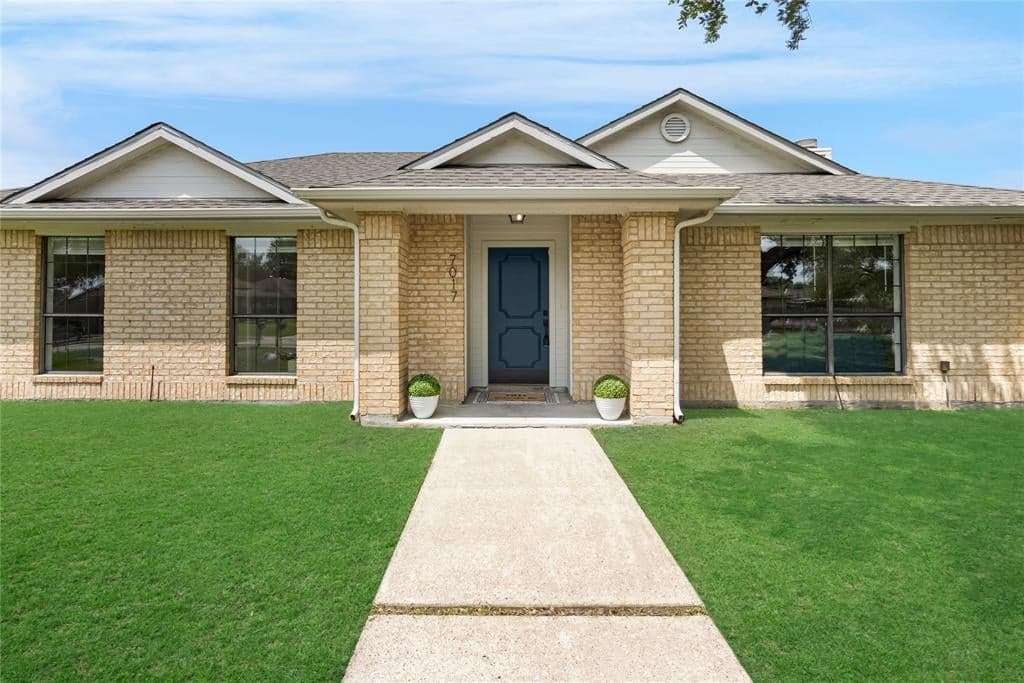 7017 Seascape Dr