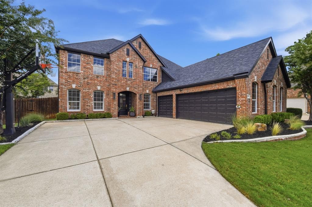 800 Renaissance Ct