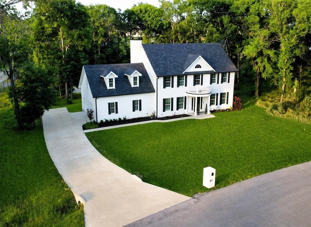 656 Calmwater Ct
