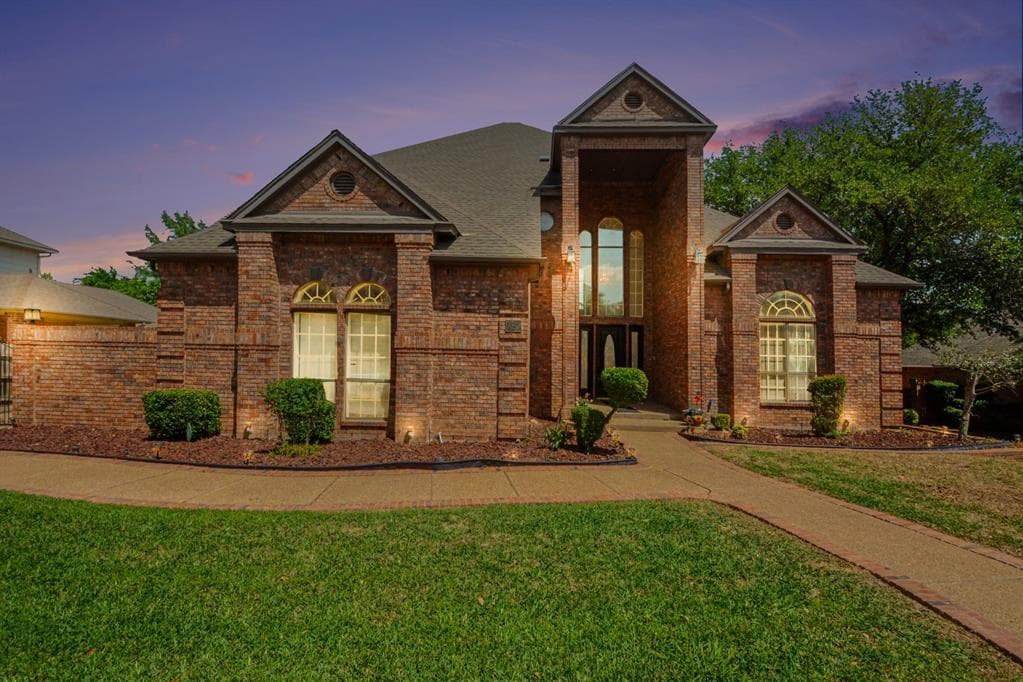 5205 Vicksburg Dr