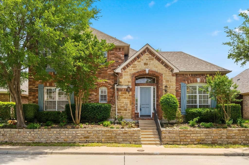 946 Briar Oaks Dr