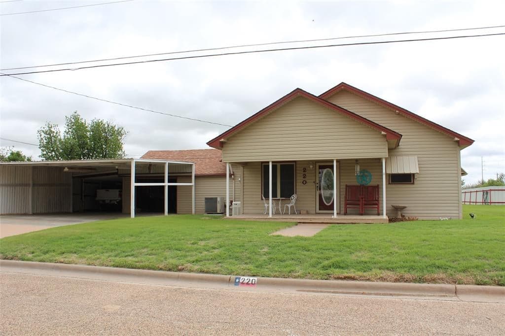 220 N 14th Ave