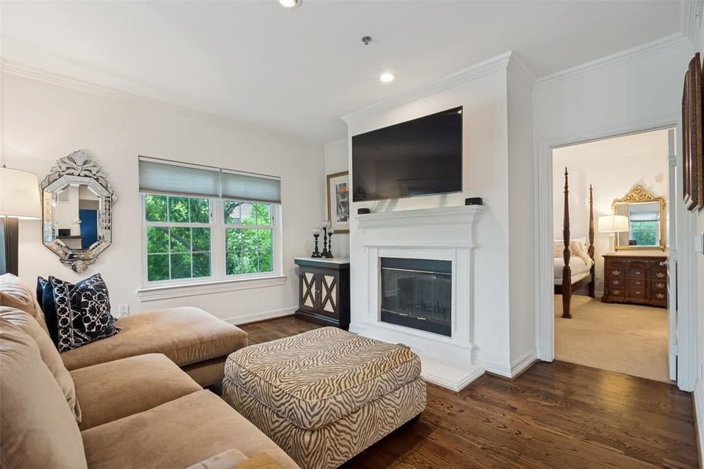 3400 Welborn St Apt 323