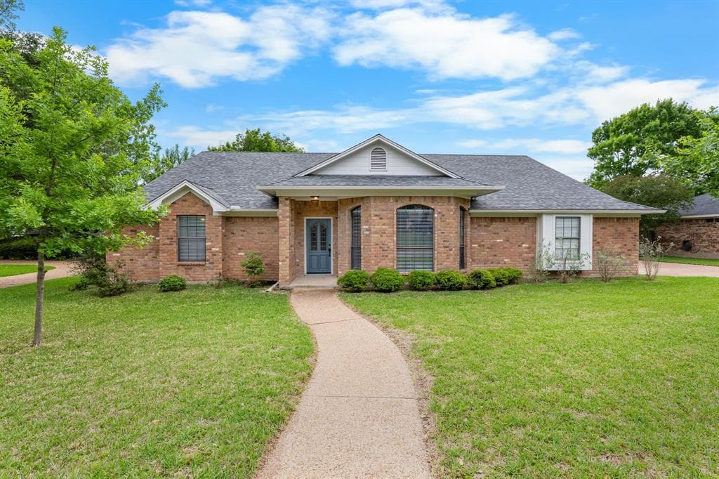 1208 Dendron Dr