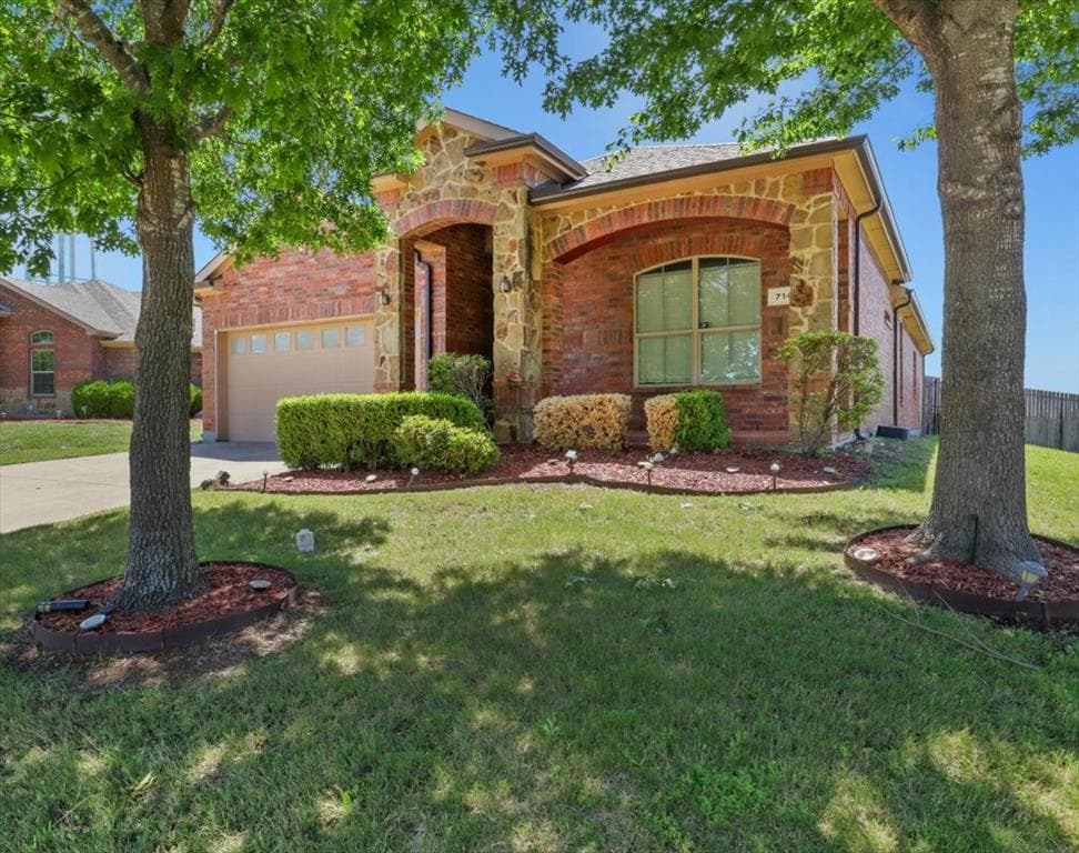 714 Bayou Dr