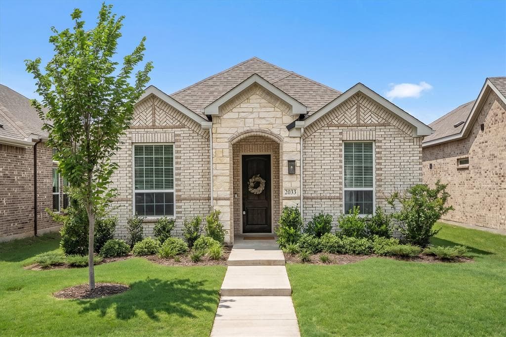 2035 Sherwood Dr