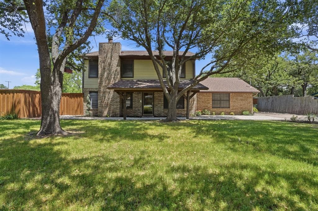 212 Hickory Ln