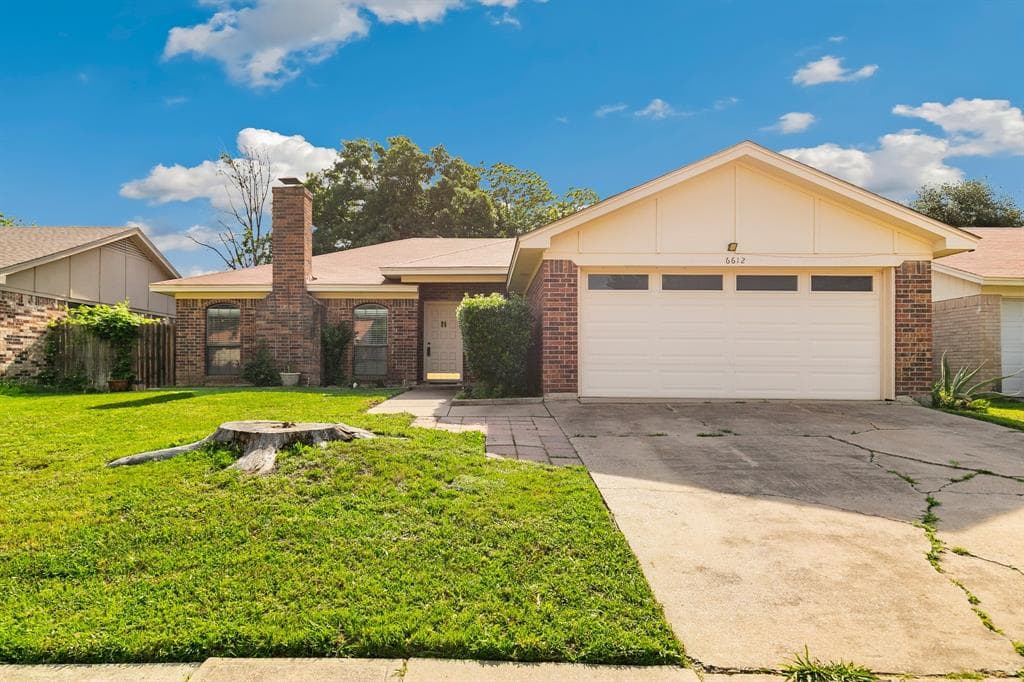6612 Patsy Ln