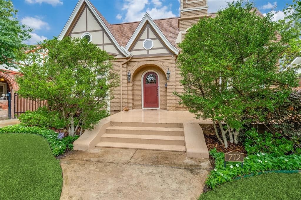 712 Lipscomb Ave