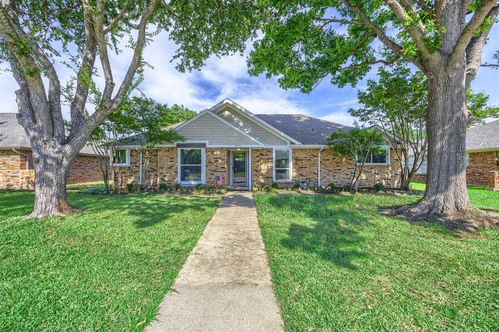 3916 Spring Hollow Dr