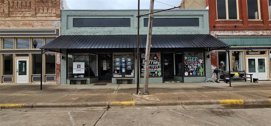 106 N Main St