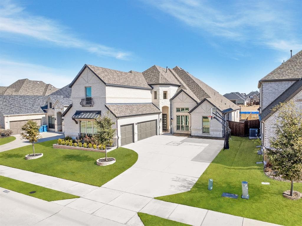 2312 Topaz Dr