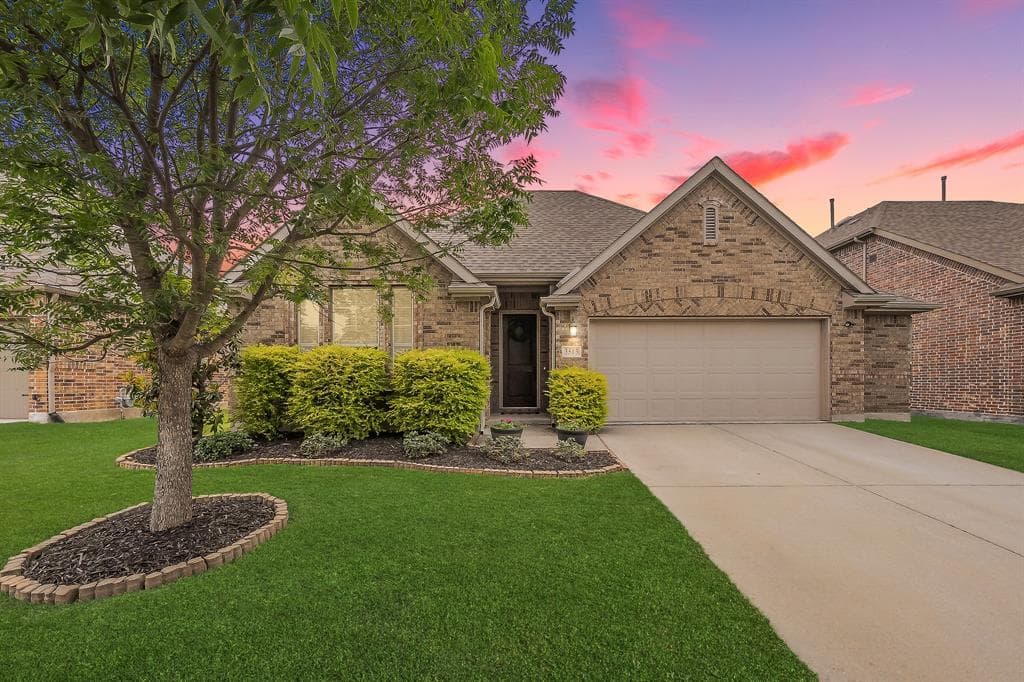 3513 Charleston Dr