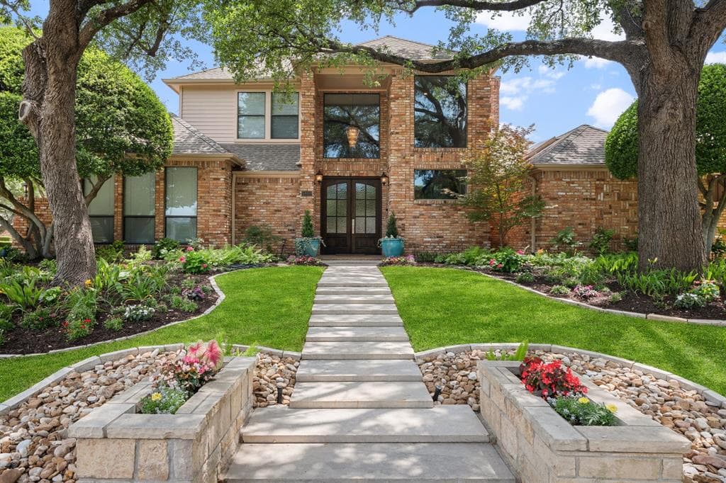5800 Gallant Fox Ln