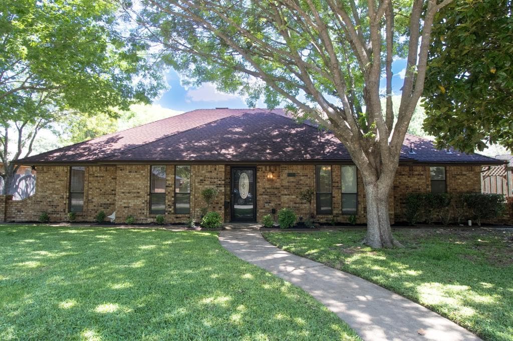 1115 Deer Ridge Dr