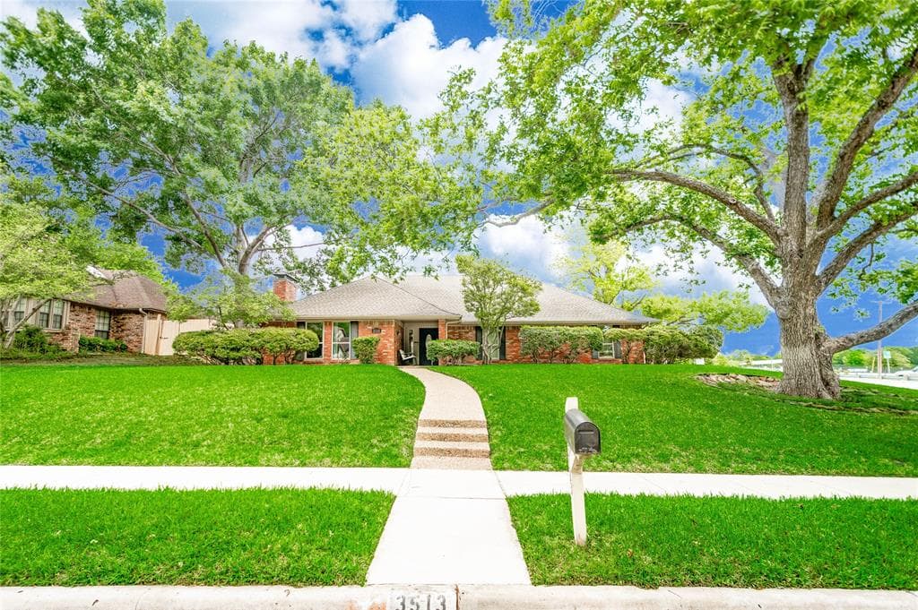 3513 Rockbrook Dr