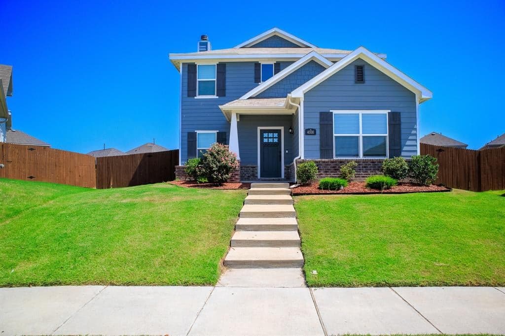 4036 Aurora Ln