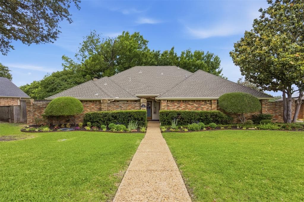 606 Stonebridge Cir