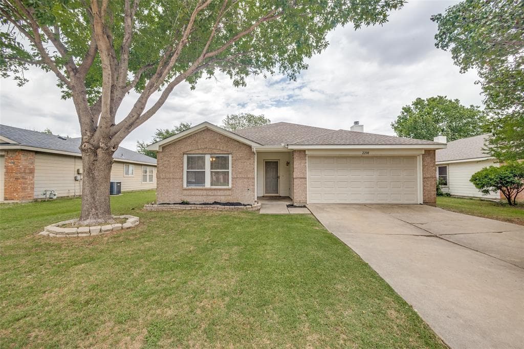 2208 Lookout Ln