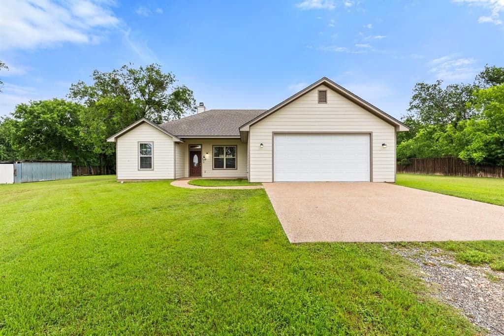 263 E Cougar Ln