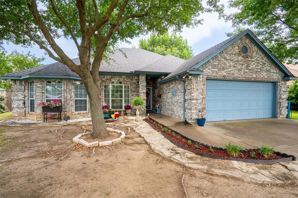 623 Newlin Ln