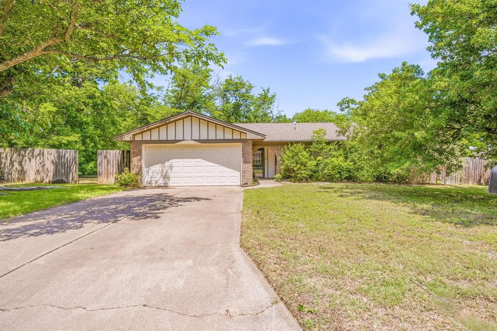 1411 Melissa Dr