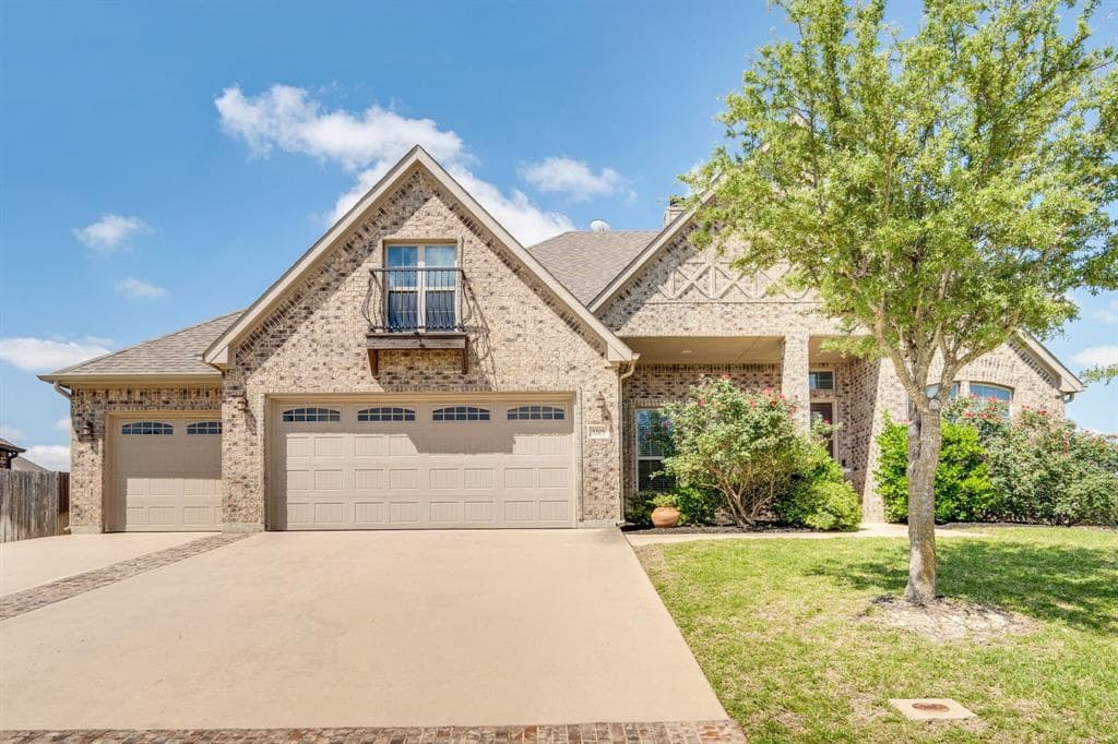 3205 Meadow Ridge Dr