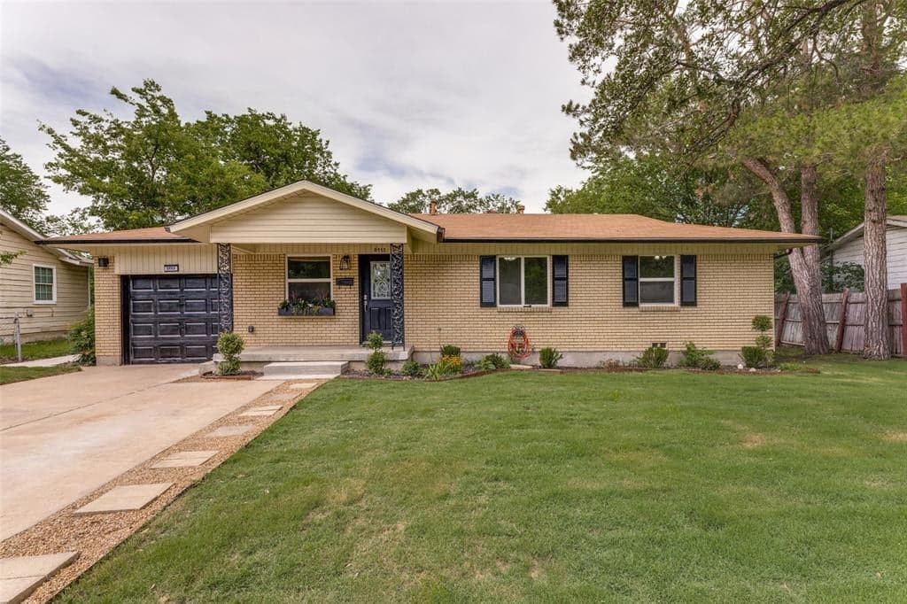 5113 Nadine Dr