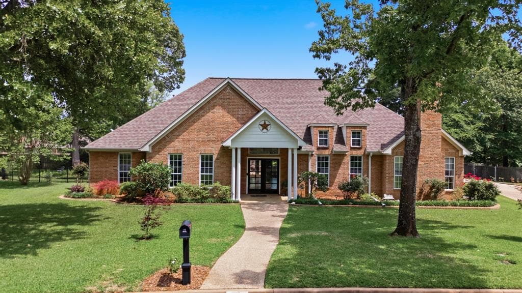 3811 Woods Blvd