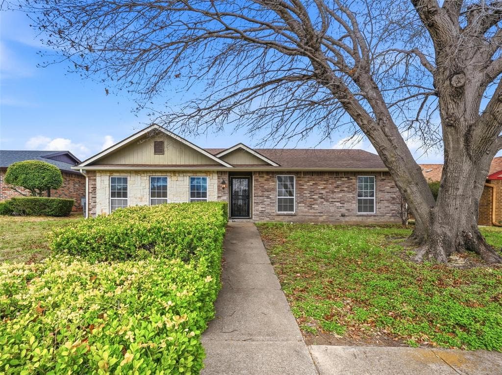 905 Brookhaven Dr