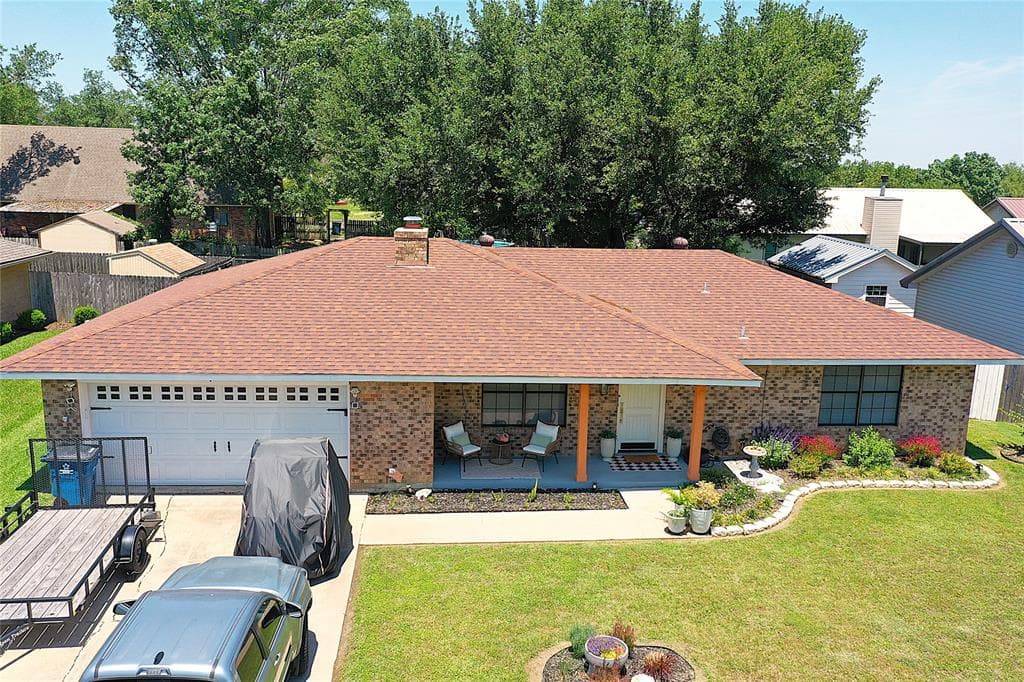 1105 La Villeta St