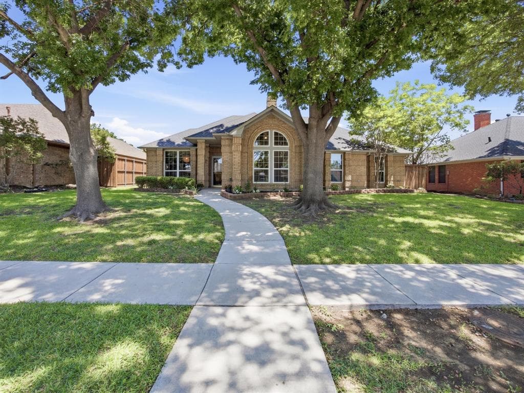 3202 Luallen Dr