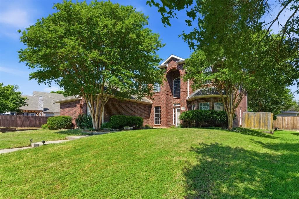 1214 Holly Hill Dr