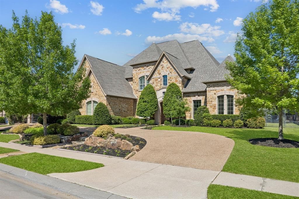 7013 Peters Path