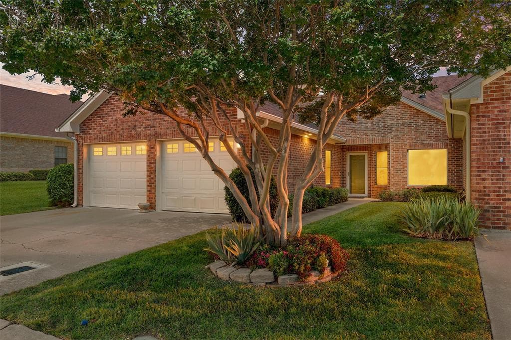 9021 Darby Ln