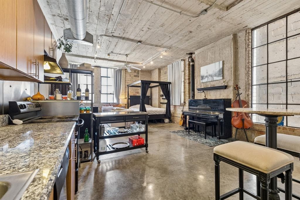 1122 Jackson St Apt 820