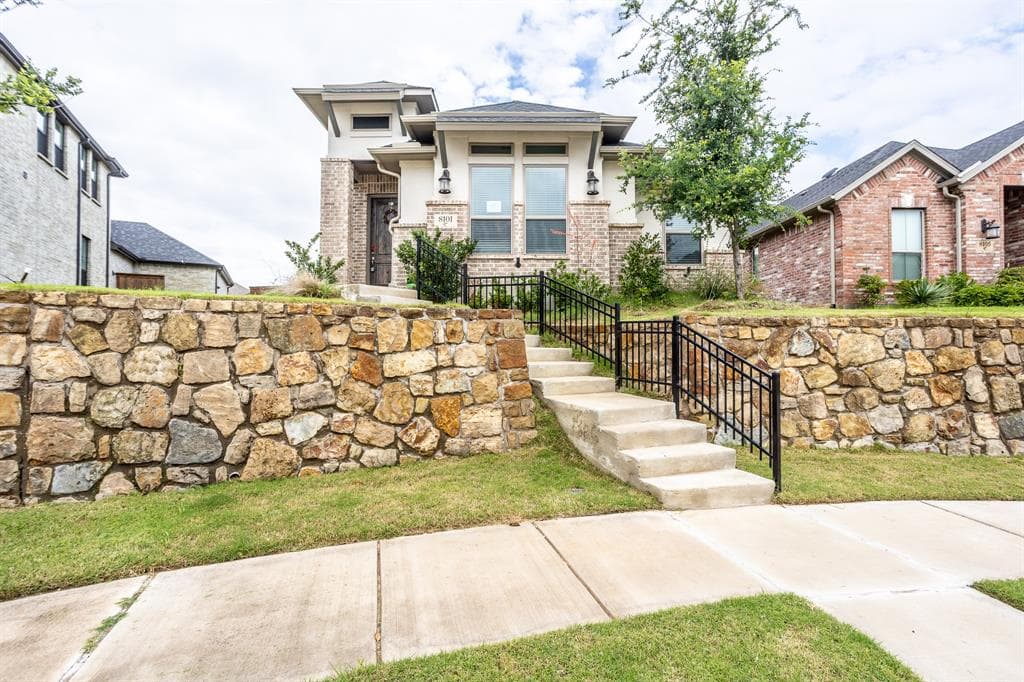 8101 Meadow Valley Dr