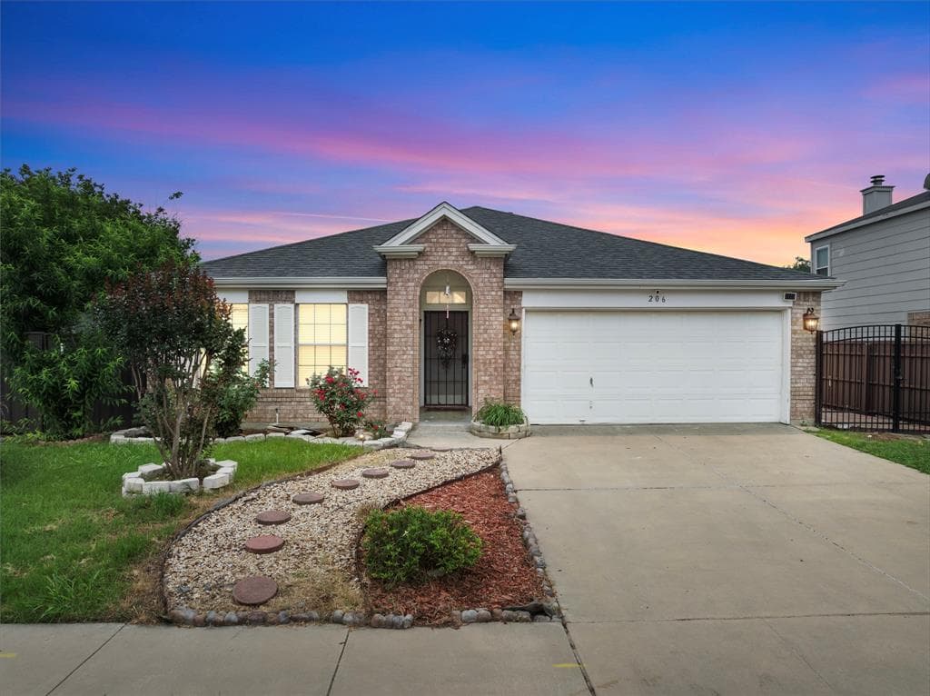 206 Shady Brook Dr