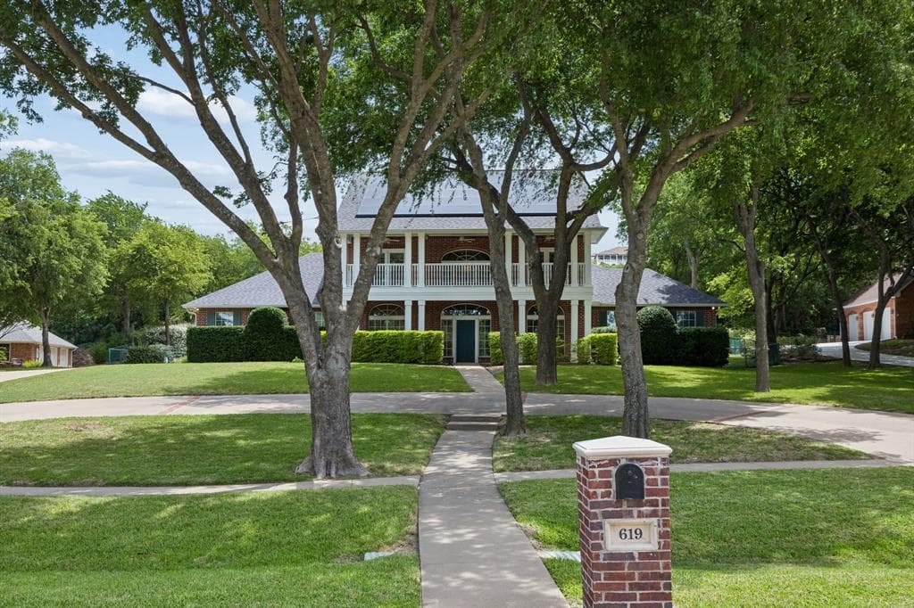 619 Oak Tree Cv