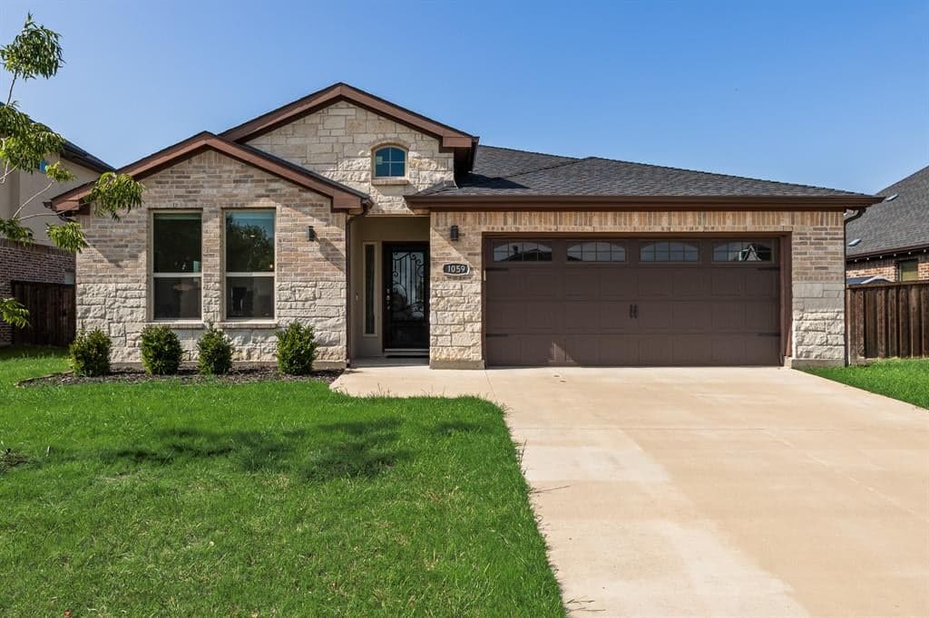 1059 Lake Trail Dr