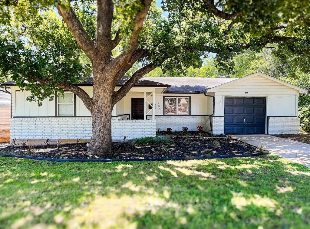 706 Henslee Dr