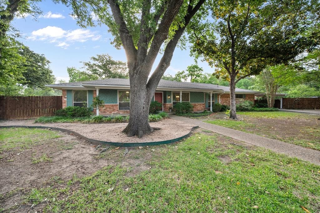 2305 Madison Cir