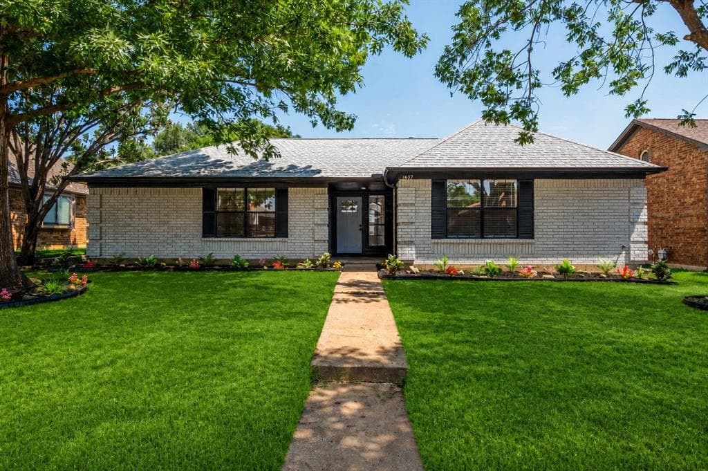 1637 Crosshaven Dr