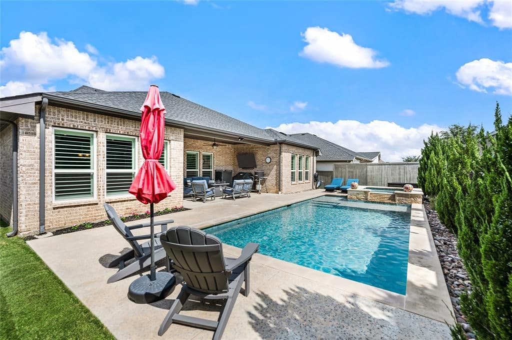 805 Overland Ct