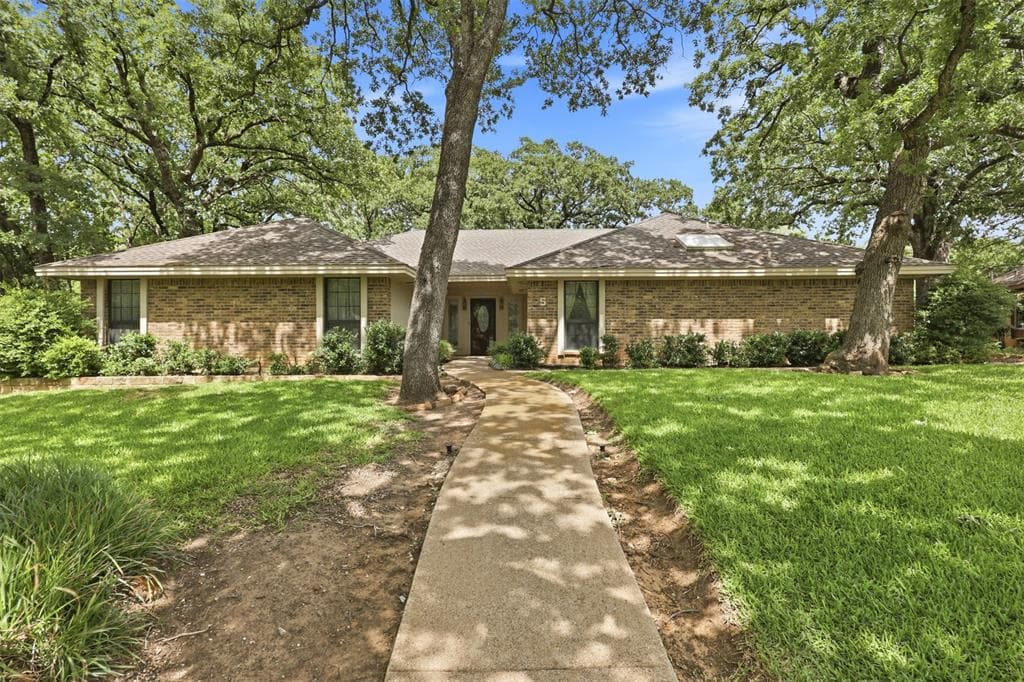5 Windy Knoll Ct