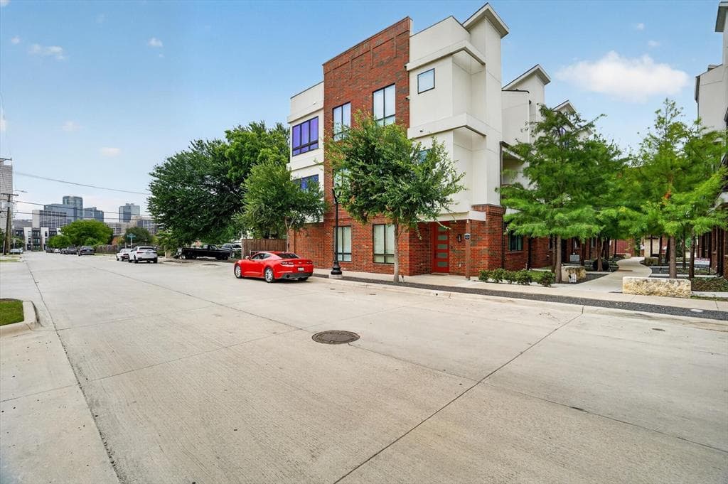 321 College Ave